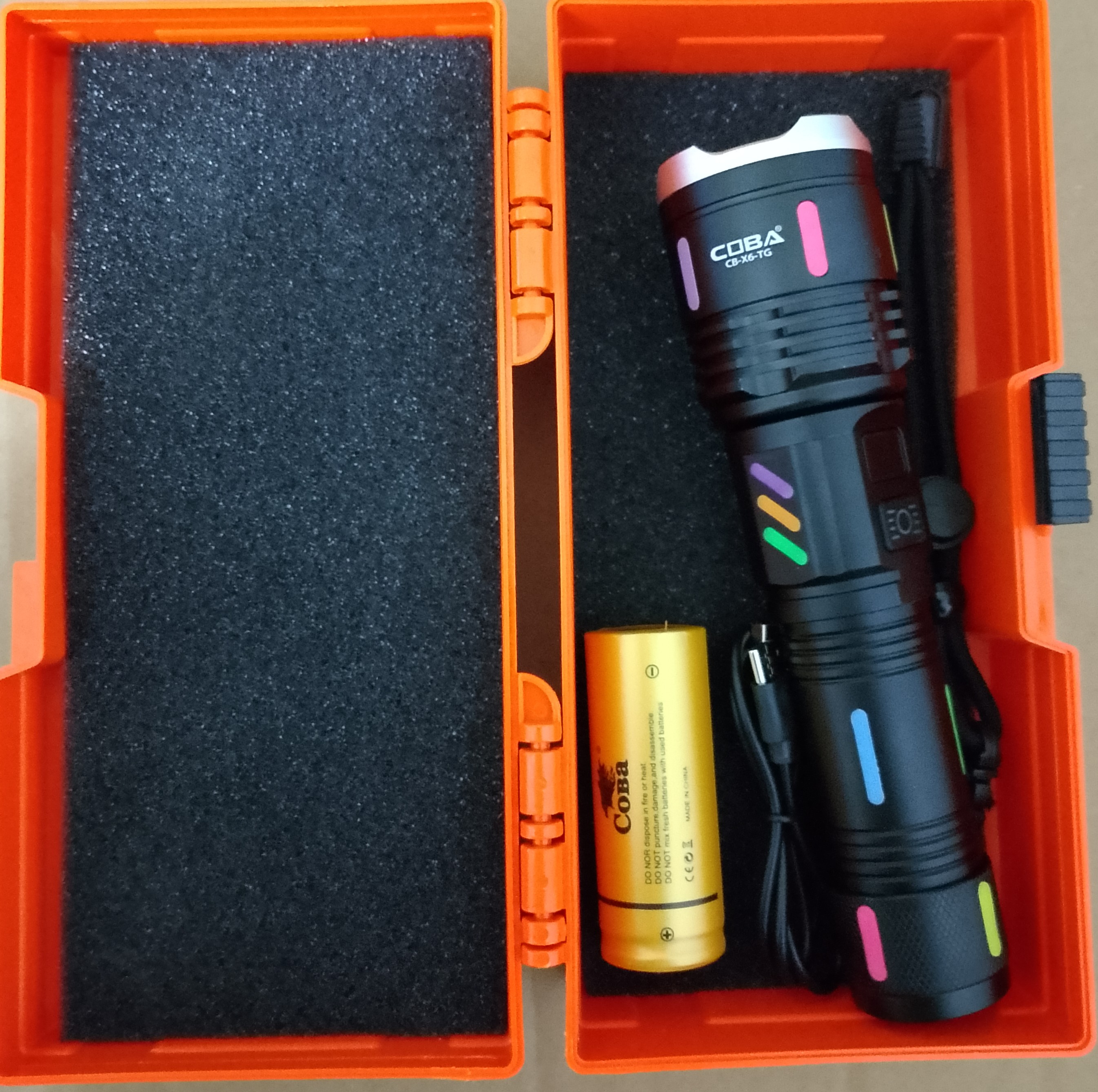 COBA USB Rechargeable LED Flashlight with 9800mAh Power Bank